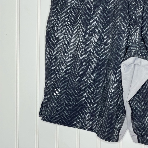 Lululemon T.H.E. Linerless Short 9" in Bleached Herringbone Multi Size Medium - Picture 5 of 14